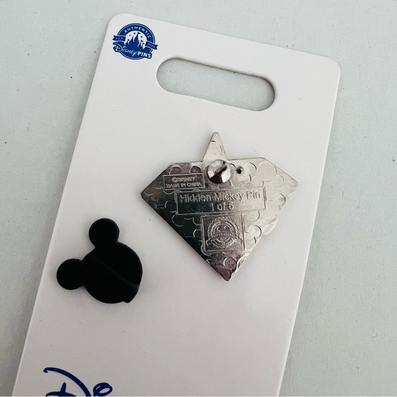 Disney Flora Pin - Diamond Celebration - Picture 2 of 2